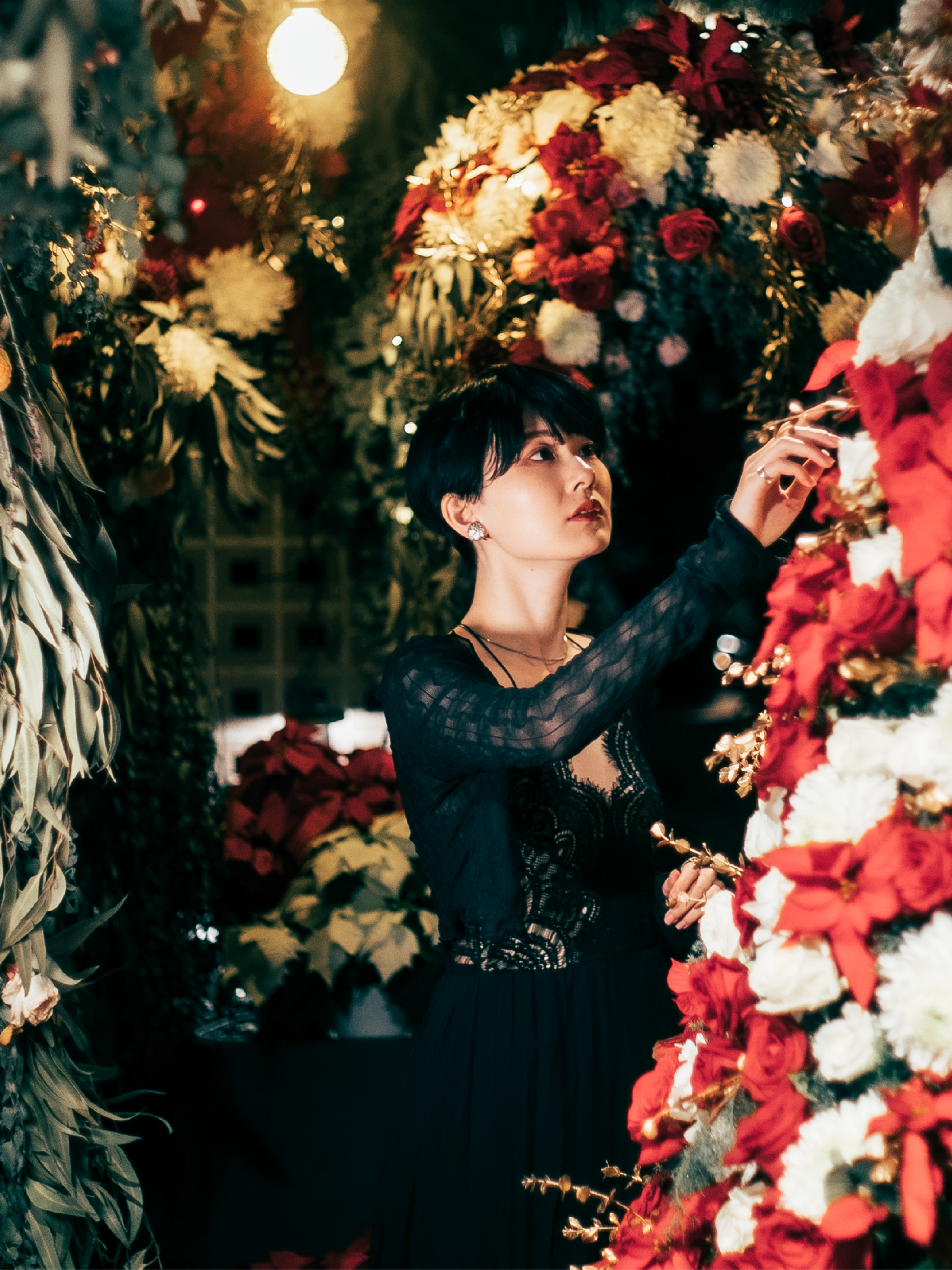 お席までの道中も、お花のアートをゆっくりとご覧ください。